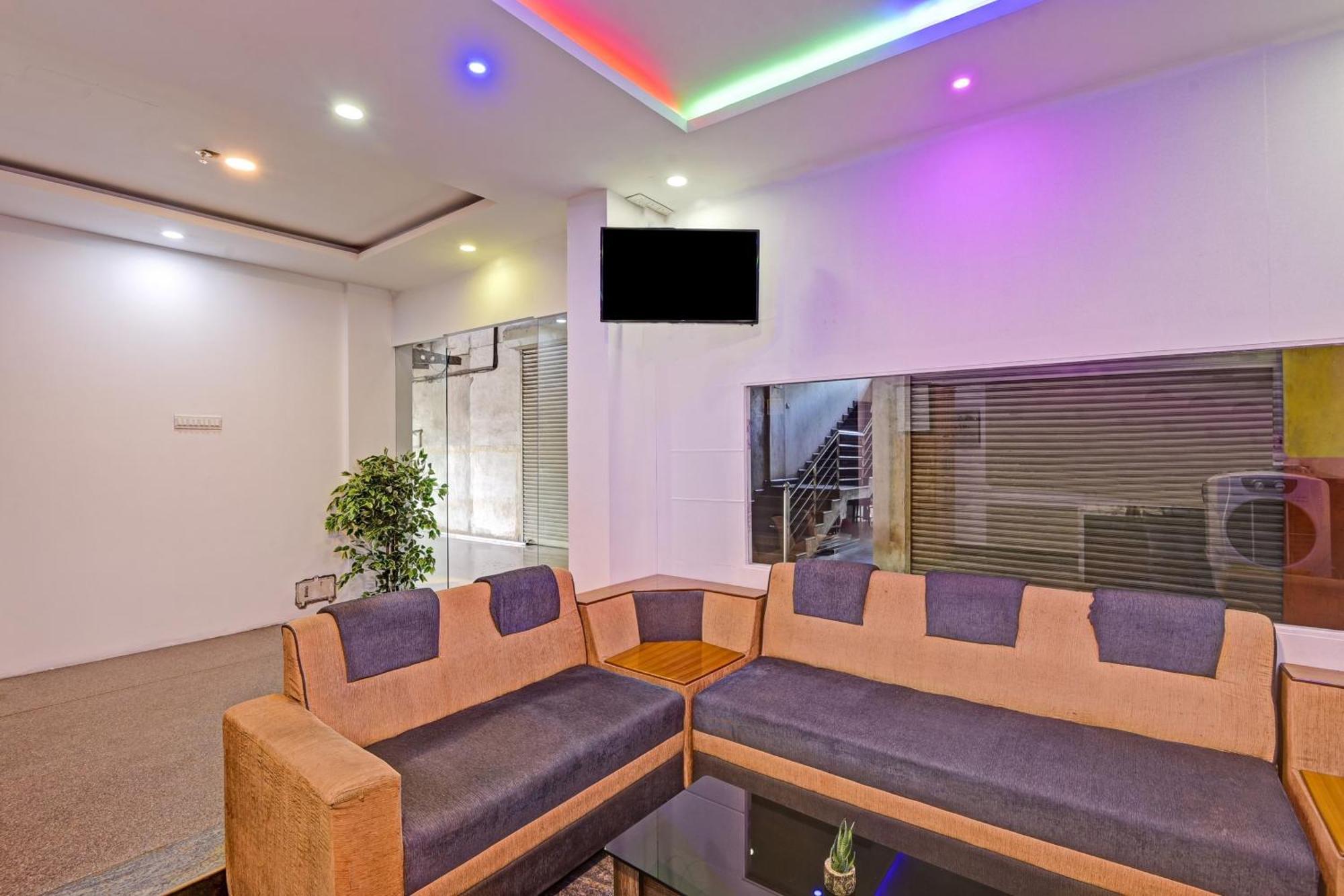 Collection O Express Suites Kakkayam Esterno foto