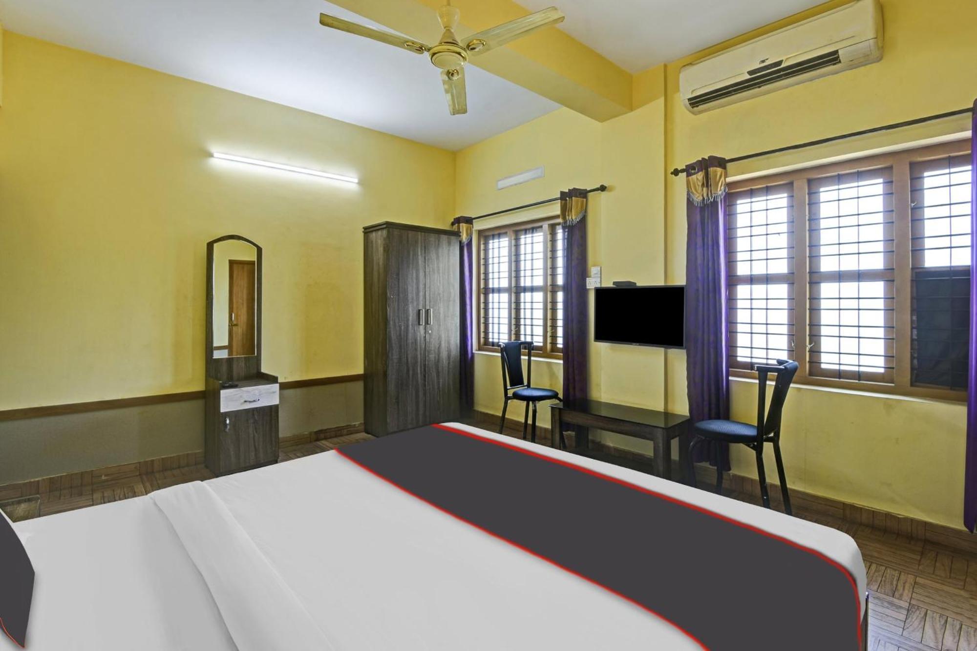 Collection O Express Suites Kakkayam Esterno foto