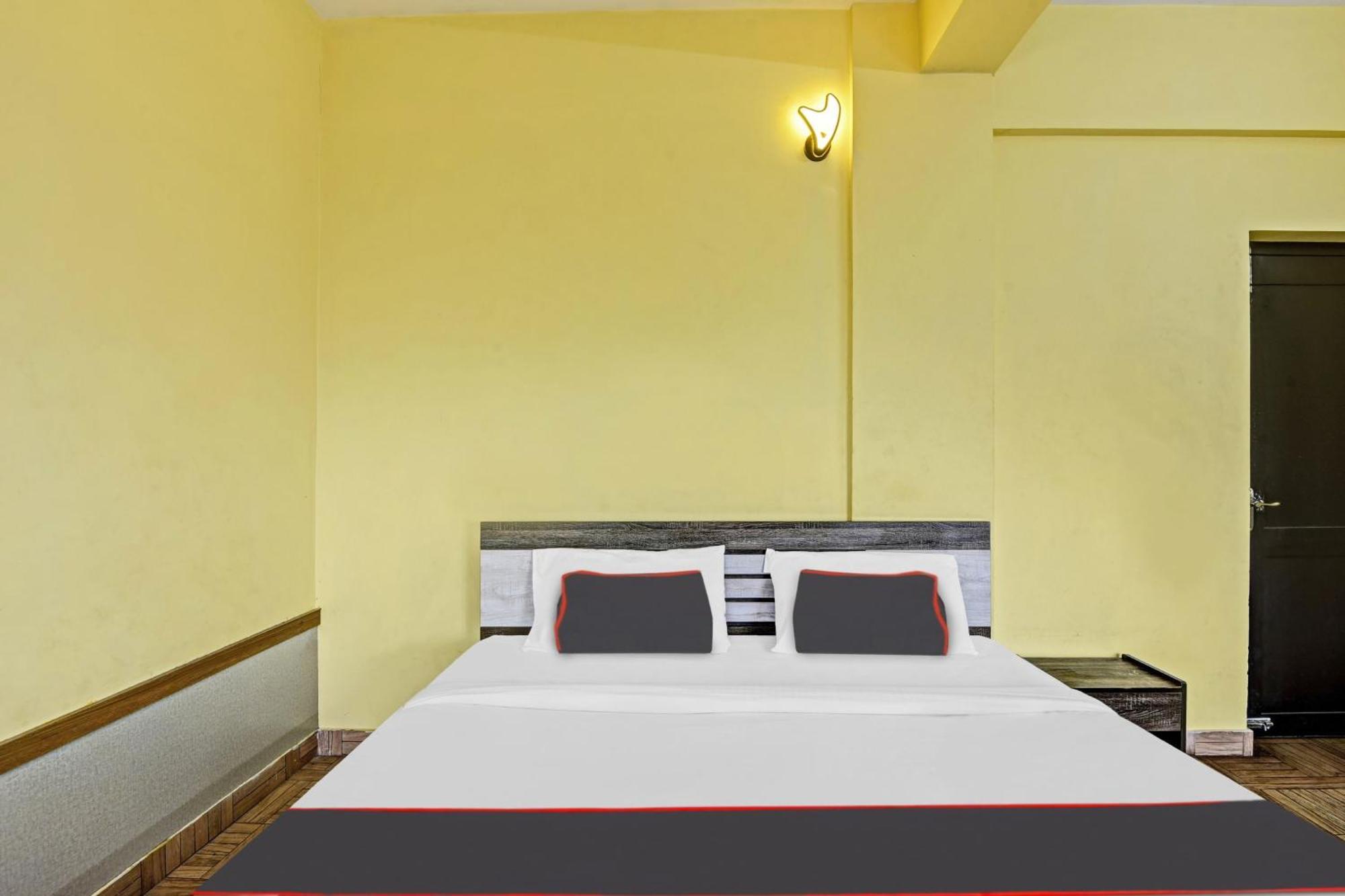 Collection O Express Suites Kakkayam Esterno foto